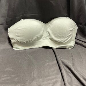 La Vie En Rose Bandeau Bra - Light Green.  Never worn.